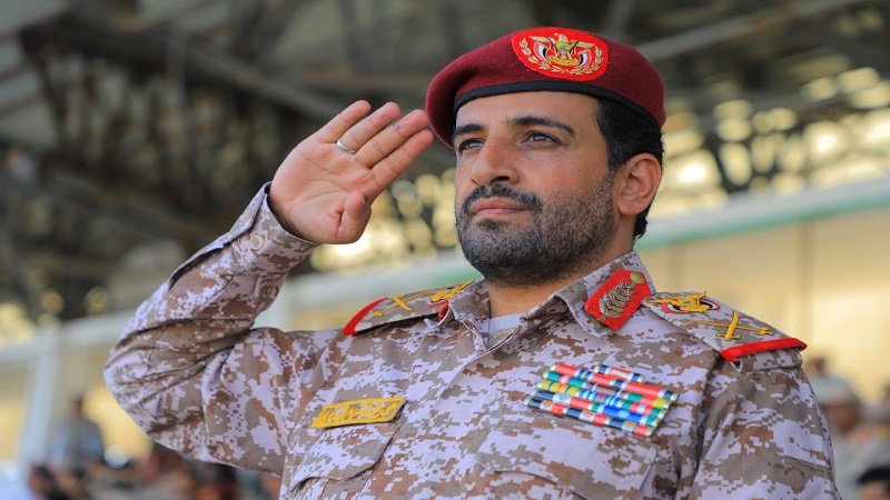 بعد شهر ونصف من الإخفاء.. الحوثي يعلن مقتل رئيس الاركان الغماري في القصف على صنعاء