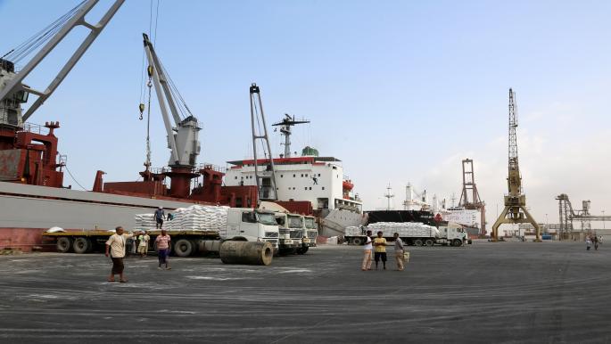 بعد فتح ميناء الحديدة.. ترقب الأسواق اليمنية لانفراج أزمة الشحن