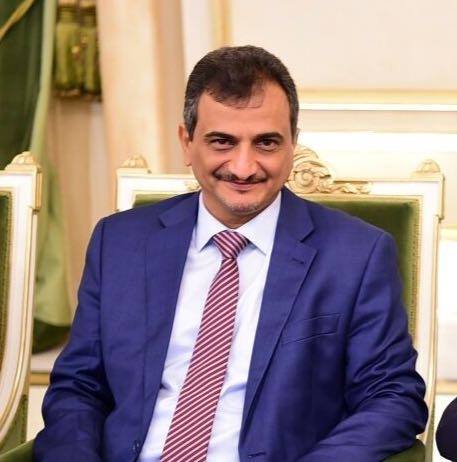 قيادي في الانتقالي يتهم الحكومة بالتمرد على اتفاق الرياض ويلمح للتحالف مع طارق صالح لمواجهتها