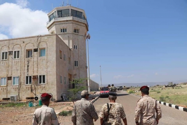 قوات الشرعية تستعيد مطار سقطرى من مليشيات الانتقالي