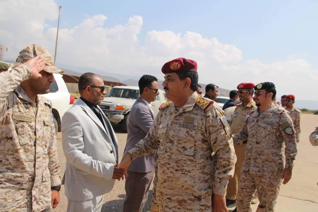 وزير الدفاع ورئيس هيئة الأركان وقيادي عسكري سعودي في زيارة لأول مرة الى سقطرى