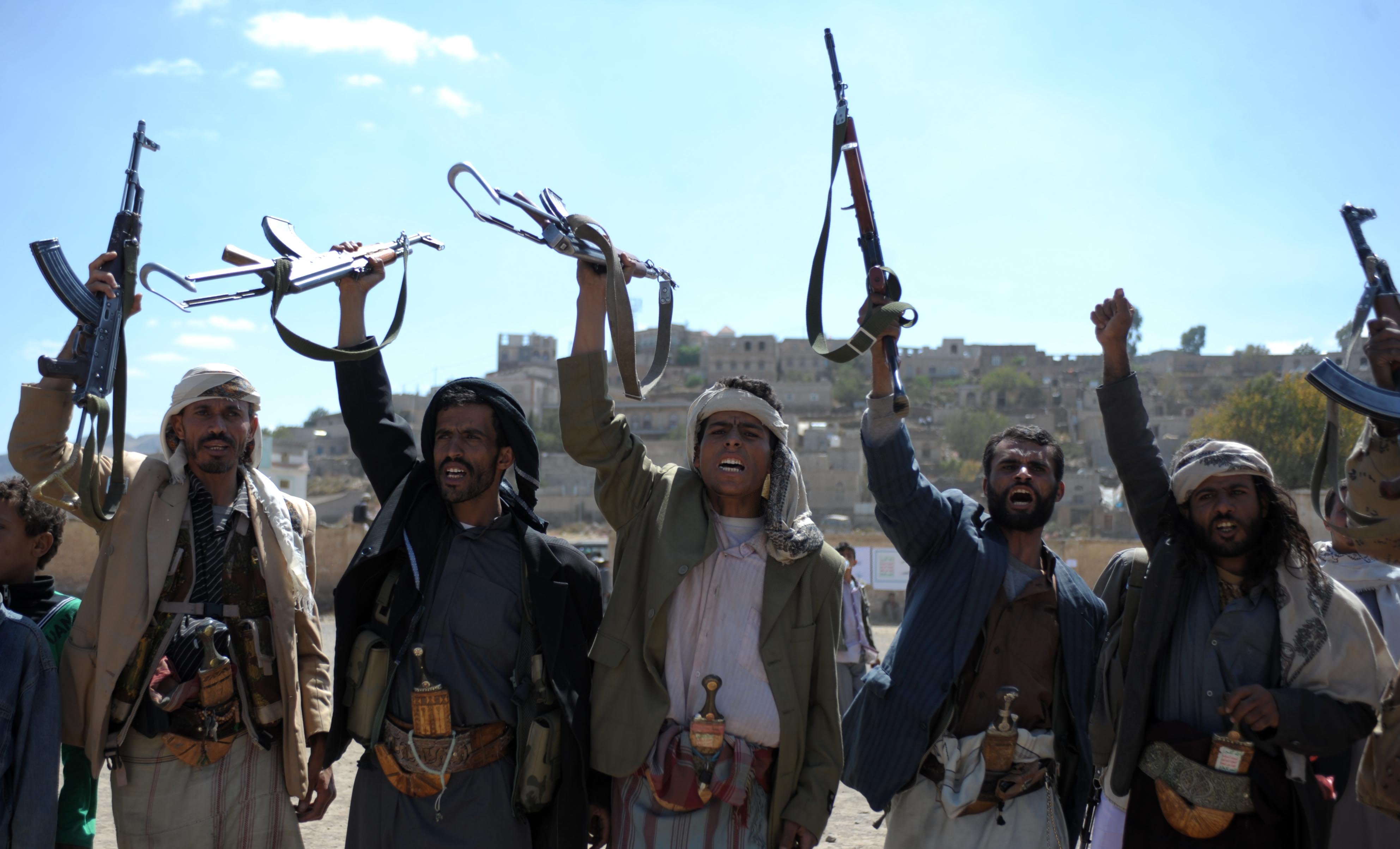 الحكومة تدين قيام مليشيا الحوثي بمحاصرة منزل الشيخ صالح طعيمان
