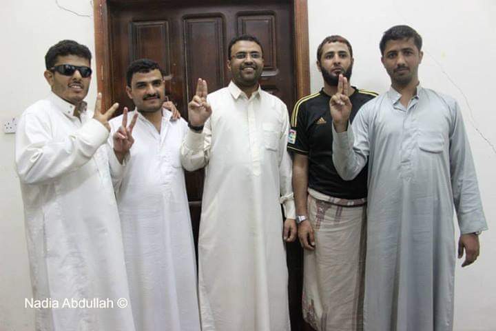 غضب مؤتمري إثر إفراج الحوثيين عن خمسة من شباب الثورة بموجب صفقة تبادل (أسماء)
