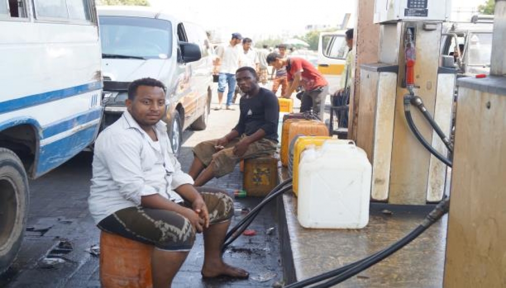 هكذا يختلق الحوثيون أزمة الوقود في الحديدة