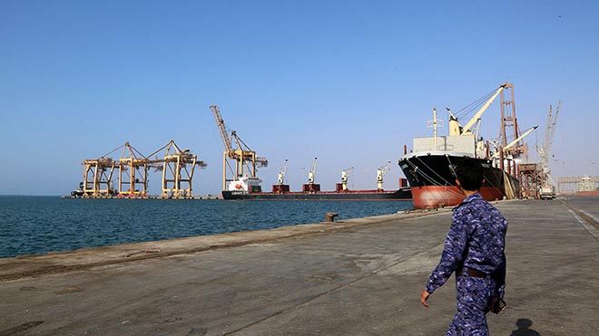 خبير اقتصادي: الأزمة تتجه نحو الإغلاق الكامل لحركة التجارة في البحر الأحمر
