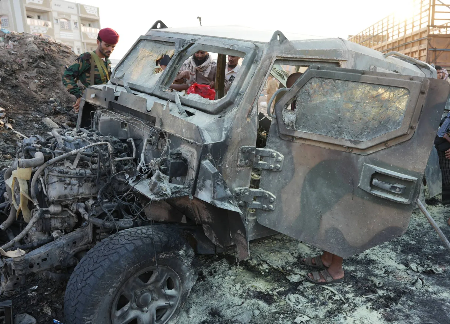 «التحالف» يدين استهداف شكري ويؤكد أنه سيضرب بيد من حديد محاولات تقويض وحدة الصف