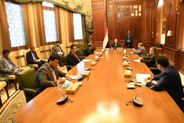 الرئيس هادي يترأس اجتماعاً لقيادات الدولة العليا بحضور نائبة (تفاصيل)