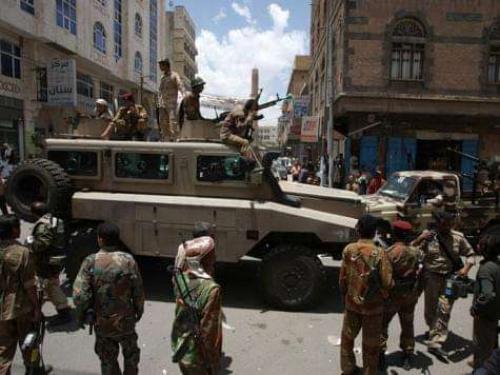 الحوثيون يسطون على أملاك عميد سابق في الجيش وقيادي حوثي يصف جماعته بالـ"متهبشين"