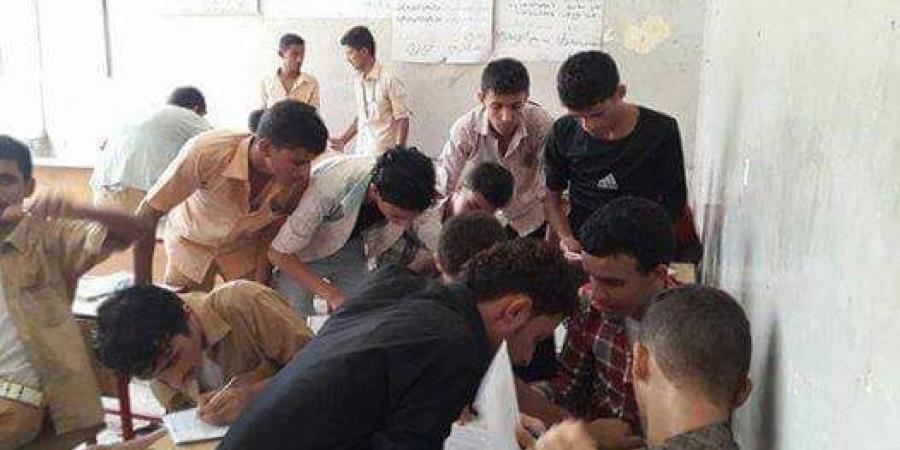 الغش في مناطق الحوثي.. انتهاك بشع وتدمير منظم للتعليم