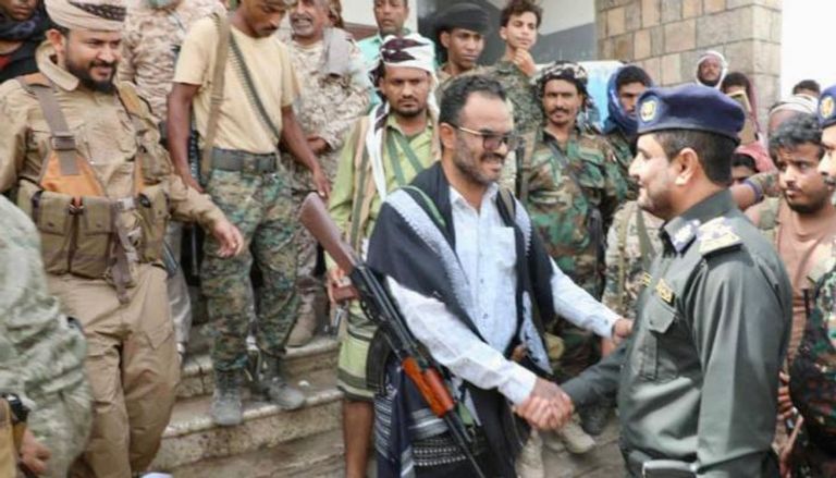 "القاعدة" توحّد القوات الأمنية جنوب اليمن.. وتستعد لمعركة وشيكة