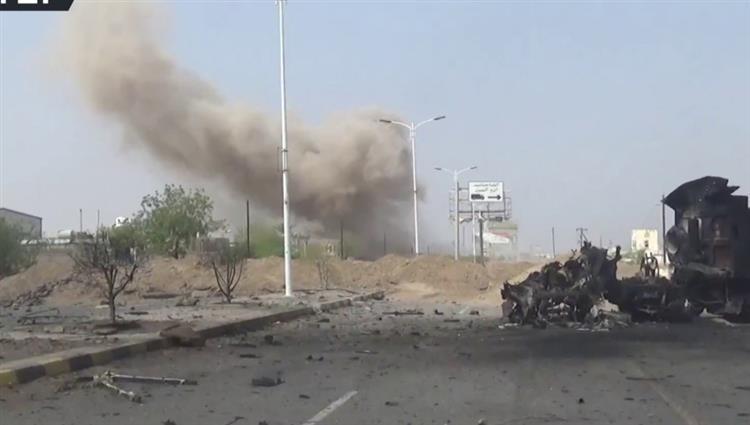 الخارجية تتهم الحوثيين باستهداف مقر إقامة الفريق الحكومي بالحديدة