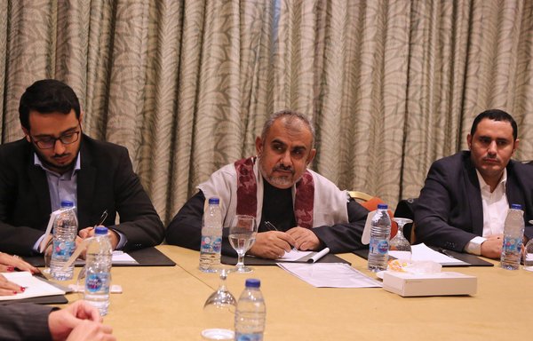 الحكومة: مليشيا الحوثي تتهرب من التزاماتها في ملف المختطفين بخلق مسرحيات مفضوحة