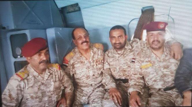 الفريق علي محسن ينشر صورة لمغادرته صنعاء ويسرد تفاصيل أحداث سقوط صنعاء للمرة الأولى 