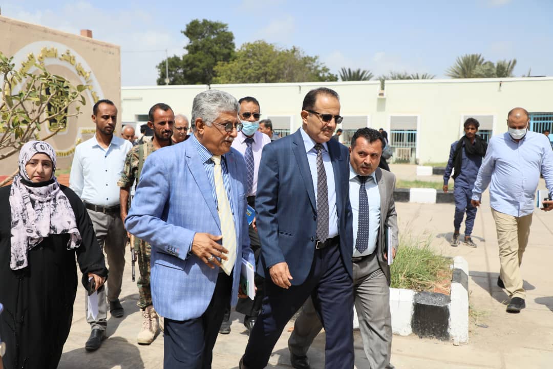  عدن .. وزير الصحة يتفقد سير الدراسة في معهد امين ناشر الصحي 
