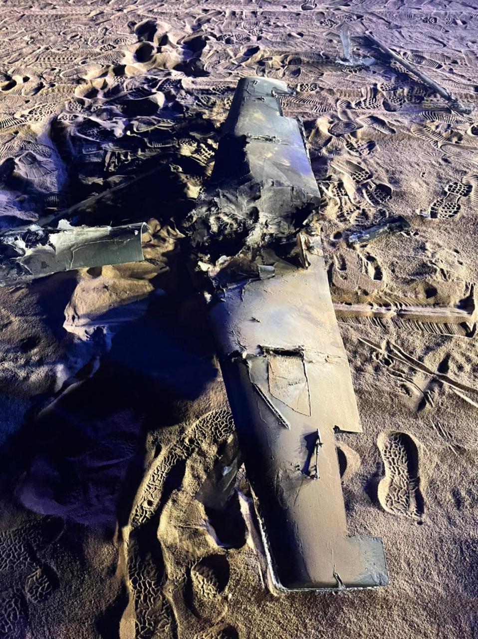 بالفيديو :الدفاعات الجوية السعودية تدمر "سرب طائرات حوثية"  اقتحمت أجواءها
