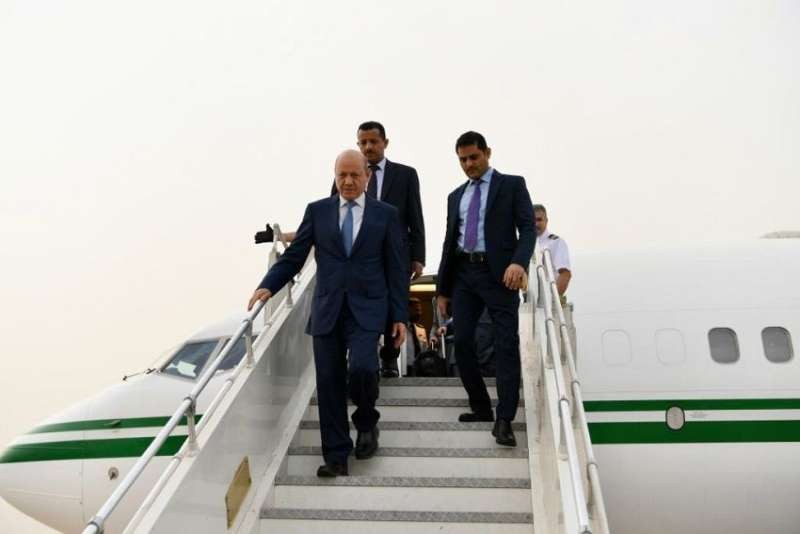 رئيس مجلس القيادة الرئاسي يصل الى عدن ويدلي بهذا التصريح