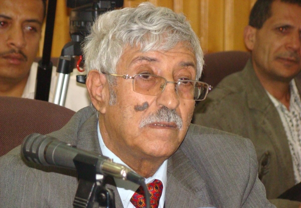  مجلس القيادة الرئاسي ينعي الدكتور عبدالعزيز المقالح 