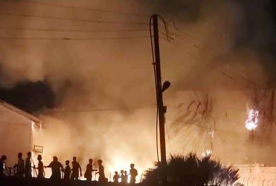 مقر القنصلية الروسية في عدن يحترق