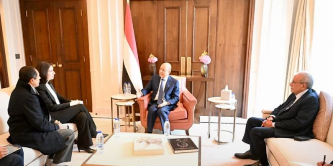رئيس مجلس القيادة  يبحث التدخلات الانمائية والانسانية للبنك الدولي في اليمن