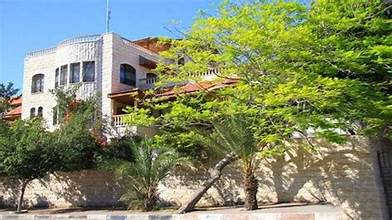 صراع حوثي على فيلا "ياسر عرفات" يتحول إلى مواجهة علنية في صنعاء