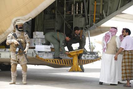 السعودية والإمارات وقطر يبحثون الوضع الإنساني في اليمن