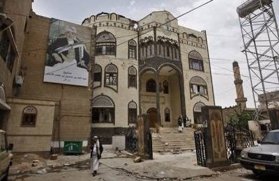 مصدر قبلي ينفي حادثة اعتقال الشيخ الأحمر