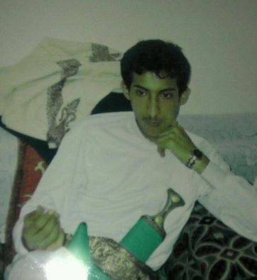 مسلحون حوثيون يداهمون منزل أحد المواطنين بعد منتصف الليل ويختطفون أحد أبناءه