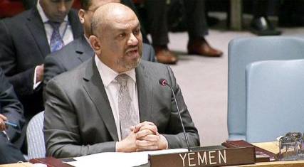السفير اليماني يكشف العرض الذي قدمه المبعوث الأممي للحوثيين ويؤكد هناك من يحرضهم لتدمير اليمن