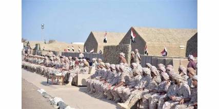 بالفيديو: حفل تخرج دفعة جديدة من القوات اليمنية تدربت على يد القوات الإماراتية بمأرب