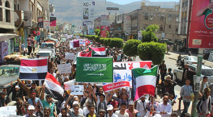 صحفيون وناشطون : "عاصفة الحزم" خطوة ضرورية ومشروعة لوقف التمدد الإيراني في المنطقة
