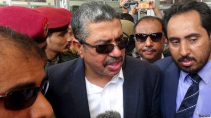 خالد بحاح في أول تصريح صحفي له بعد وصوله إلى عدن: زيارتي لعدن لتجهيزها لممارسة العمل السياسي