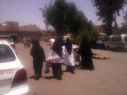 عاجل: الحوثيون يلوحون بتغيير اسم مستشفى الكويت الي مستشفى الشهيد وخلافات على ادارتها تؤدي باعتكاف مديرها بعد سحب الختم منه.