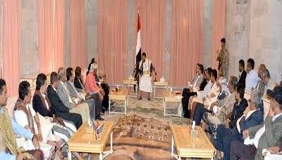 محمد الحوثي يتحدث عن "الحوار السلمي" مع دخول المقاومة صنعاء 