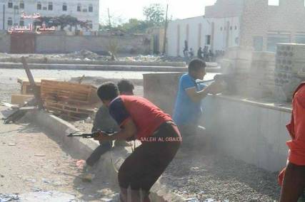 سكان عدن من دون ماء وكهرباء.. وبلا رواتب