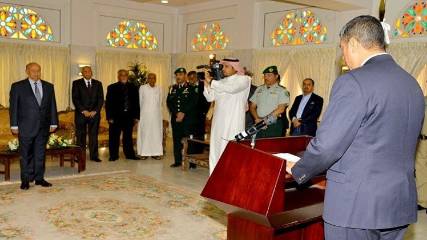 مصادر: استعدادات حثيثة لتأمين مدينة لانتقال القيادة اليمنية إليها لتكون منطلقاً لتحرير باقي المدن