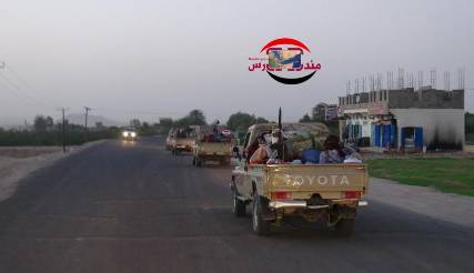 مأرب : تعزيزات عسكرية وقبلية من عبيدة تصل الى جبهة المواجهات ( صورة )