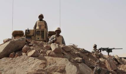 قذيفة «حوثية» تقتل يمنيا في السعودية