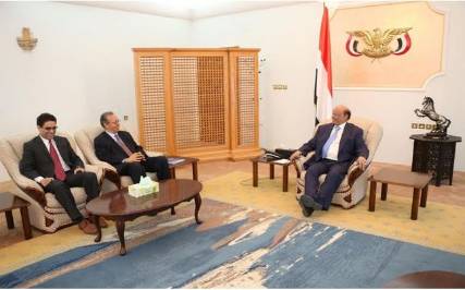 "بنعمر" يطلع الرئيس هادي على فحوى الإحاطة التي قدمها لمجلس الأمن في جلسته الأخيرة