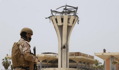 وزير الداخلية وقائد عسكري رفيع تحت الإقامة الجبرية بعدن