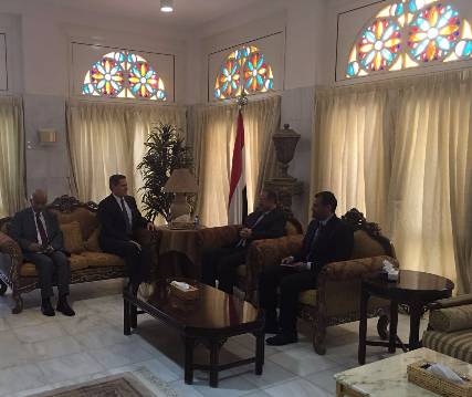 وزير الخارجية يطلب دعم واشنطن لمحاربة الحوثيين 