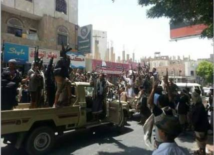 تعز: انفجارات عنيفة وسيطرة للمقاومة على مواقع عسكرية لتحالف الحوثيين وصالح