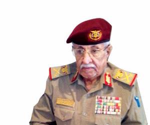 نائب رئيس هيئة الأركان اللواء الضالعي: لامكان للقوات الموالية لصالح والحوثي في هيكلة الجيش الوطني