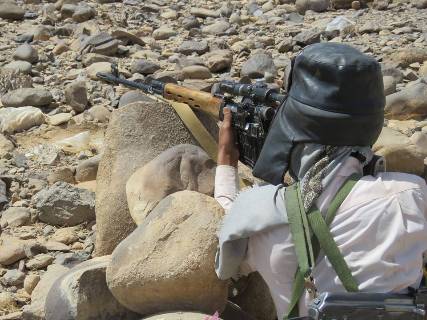 مأرب: المقاومة تسيطر على مواقع في جبهة الجدعان و100 جندي من قوات صالح يغادرون المحافظة بتنسيق مع المقاومة