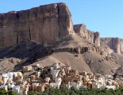 مقتل وإصابة 7 جنود في اشتباكات بين الجيش ومسلحين قبليين بحضرموت