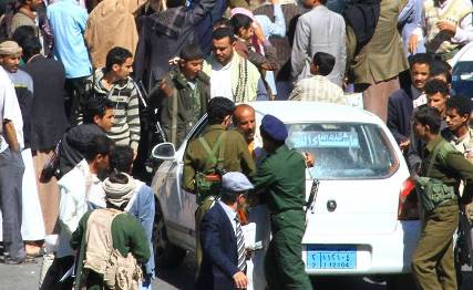 مندب برس ينشر أسماء 13 ناشطاً في معتقل للحوثيين بصنعاء 