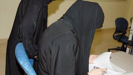 رصد زواج مسنين من مجهولات في المناطق الحدودية مع اليمن