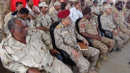 رئيس المجلس العسكري بتعز يشهد حفل تخرج الدفعة الأولى من الجيش الوطني بقاعدة العند‎