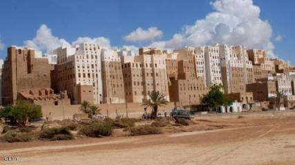 مسلحون يغتالون مدير مديرية شبام حضرموت ومرافقه