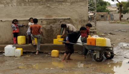 الموت عطشاً أو مرضاً:مياه الشُّرب النظيفة مقطوعة على اليمنيين