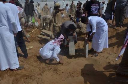 تشييع جثامين عدد من شهداء الجيش اليمني في المملكة بحضور قائد المنطقة الخامسة